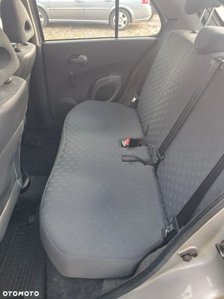 Nissan Micra - 5