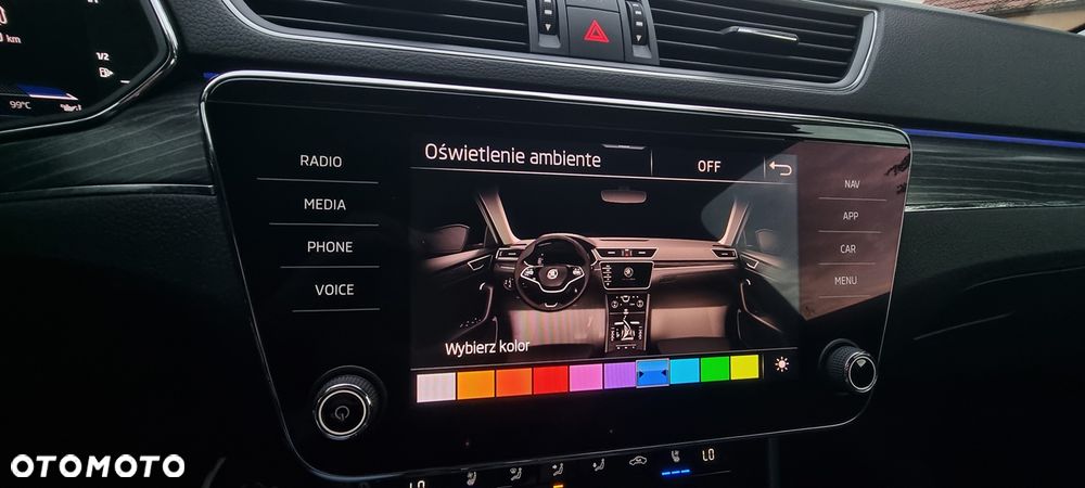 Skoda Superb 2.0 TDI DSG Premium Edition - 27