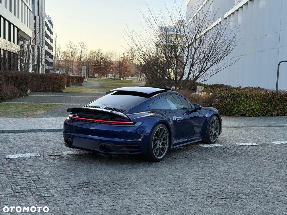 Porsche 911 Carrera - 8
