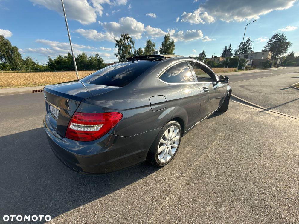 Mercedes-Benz Klasa C 180 BlueEFFICIENCY 7G-TRONIC - 22
