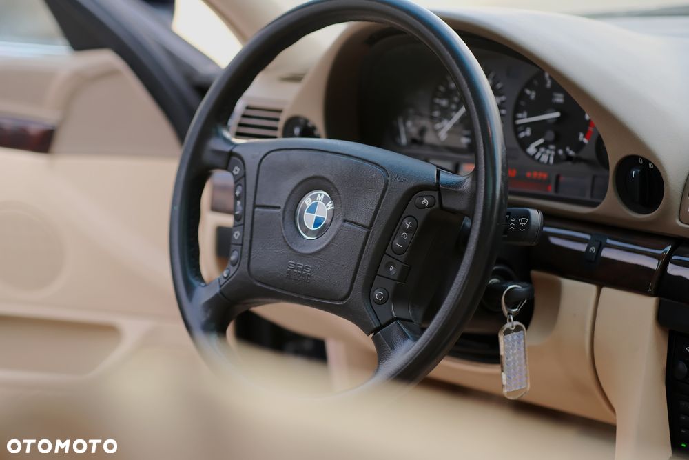 BMW Seria 7 740iL - 30