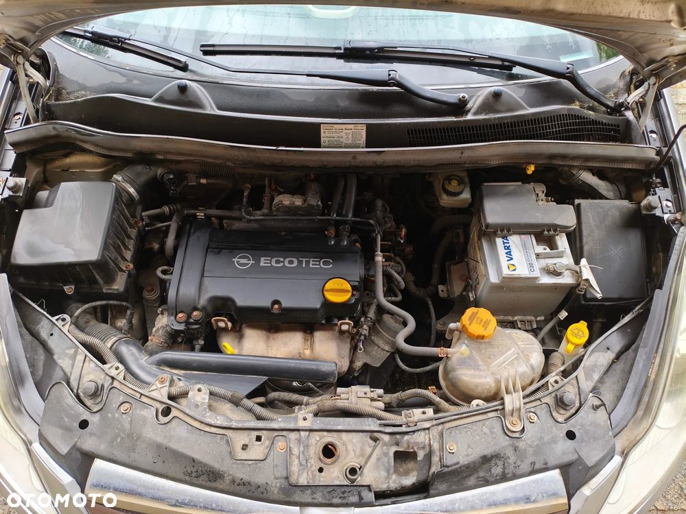 Opel Corsa 1.2 16V Essentia - 12