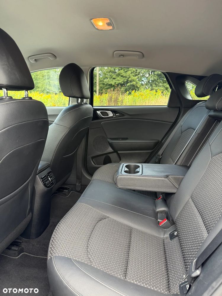 Kia Ceed 1.4 T-GDI L Business Line DCT - 16
