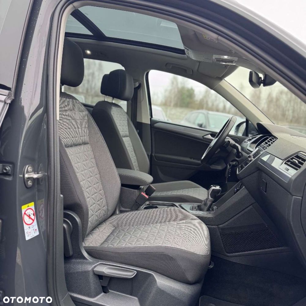Volkswagen Tiguan - 32