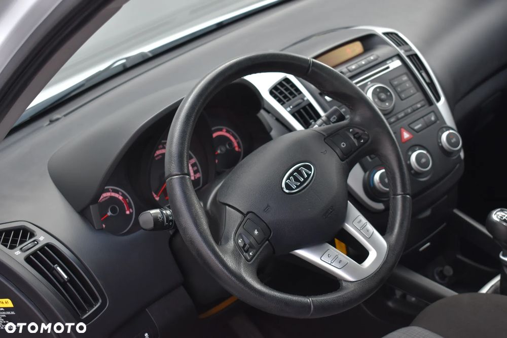 Kia Ceed 1.4 Comfort - 35