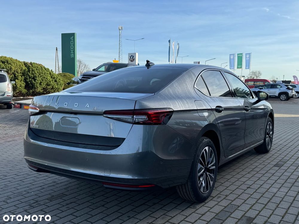 Skoda Superb 2.0 TSI Edition 130 DSG - 7