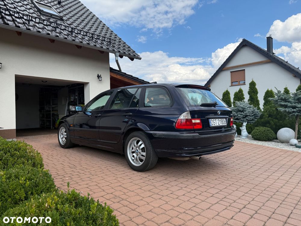 BMW Seria 3 318i - 3