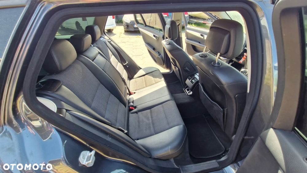 Mercedes-Benz Klasa C 220 CDI Edition - 14