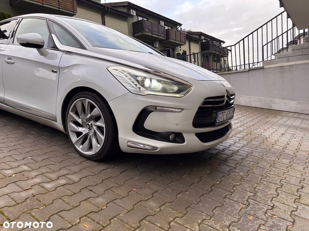 Citroën DS5 HDi 165 SoChic - 11
