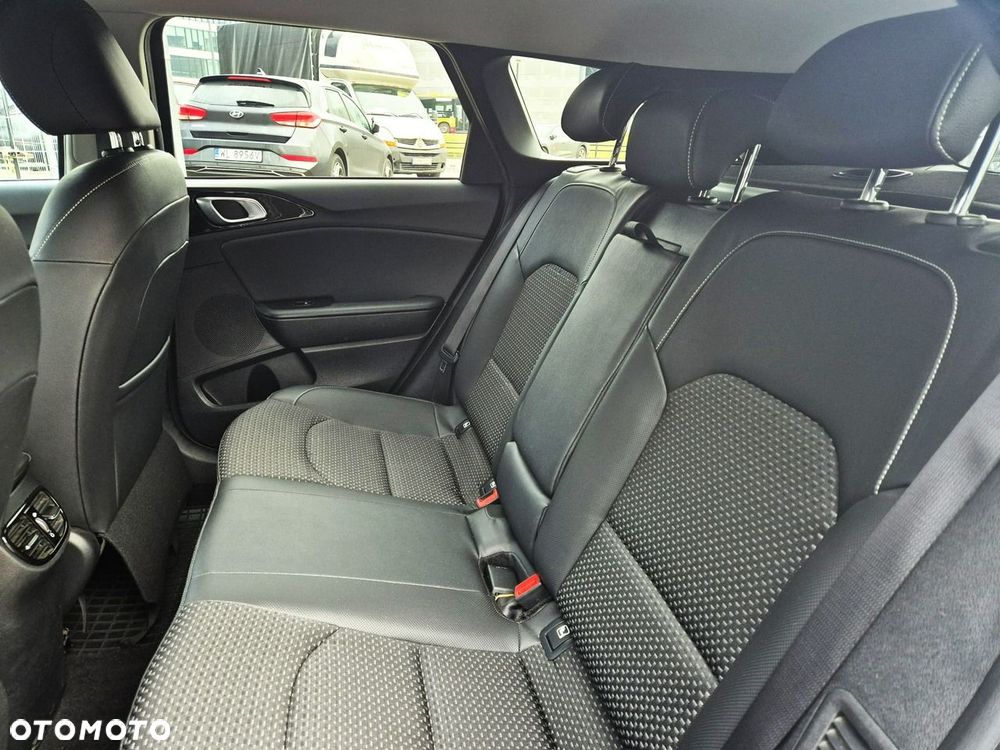 Kia Ceed - 15