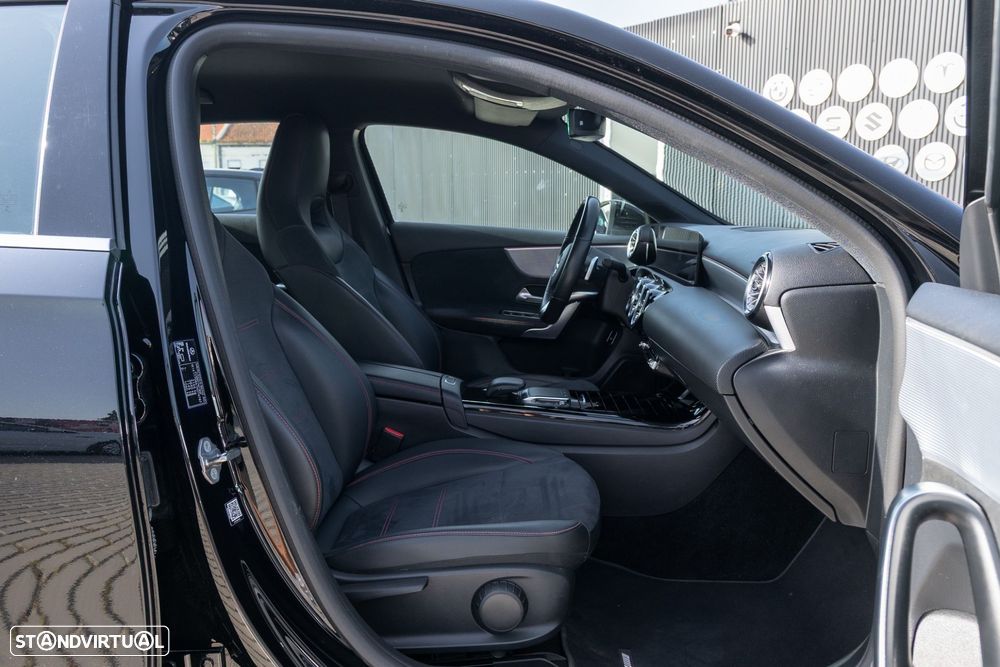 Mercedes-Benz A 250 e AMG Line - 12