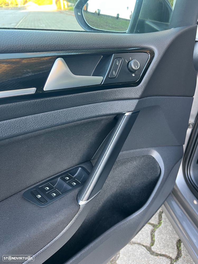 VW Golf 1.6 TDi Highline DSG - 9