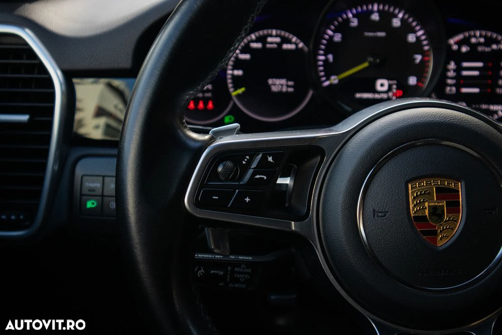 Porsche Cayenne Standard - 13