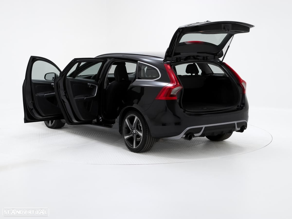 Volvo V60 2.0 D3 R-Design - 5