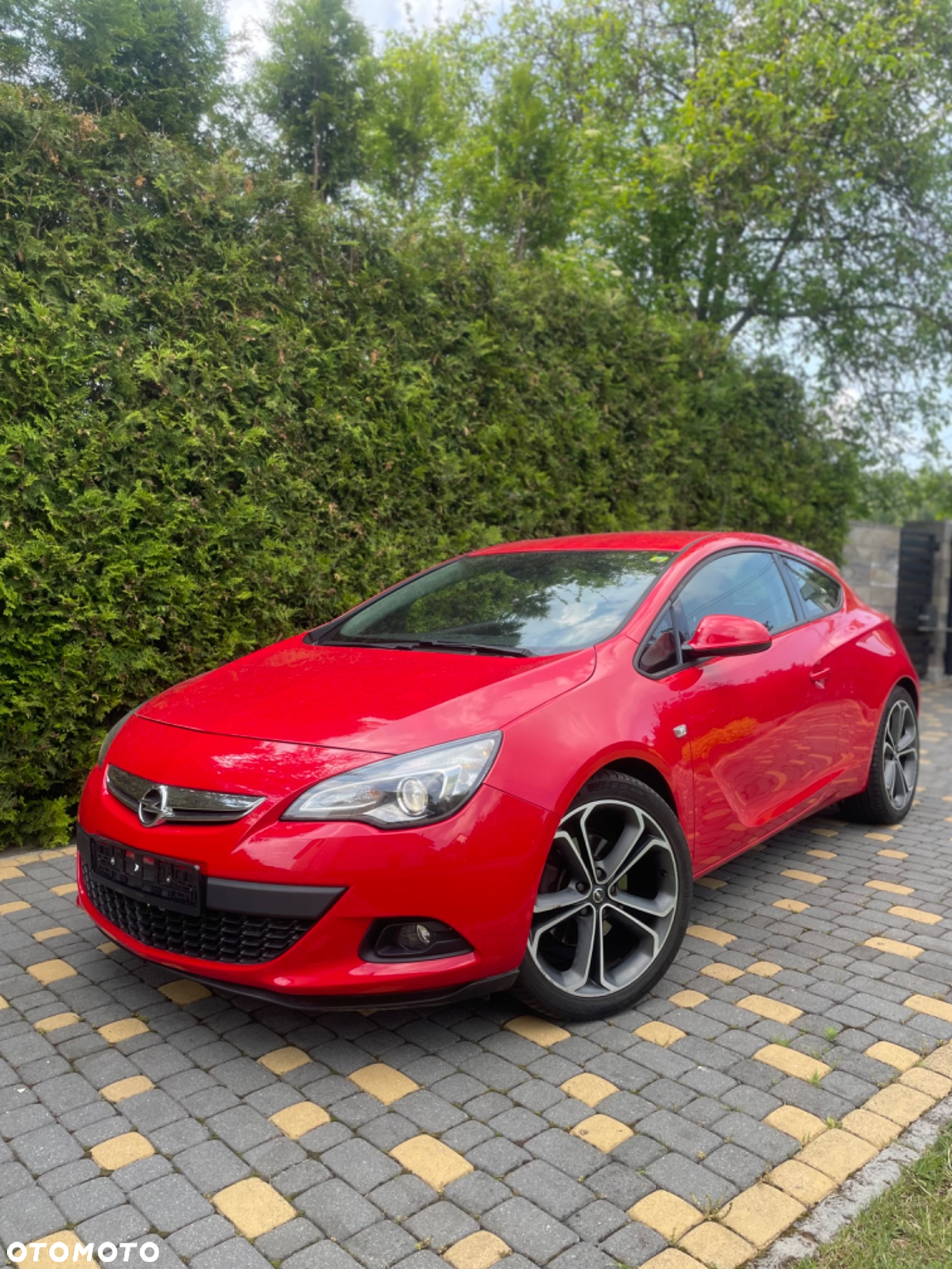 Opel Astra GTC 1.6 Turbo Sport - 2
