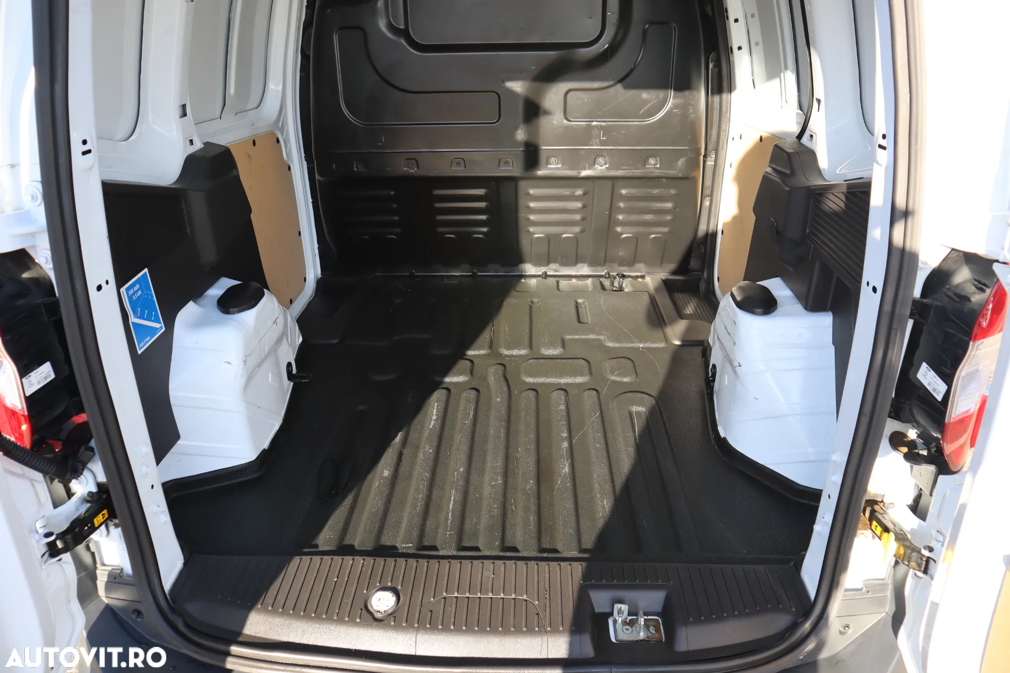 Ford Transit - 13