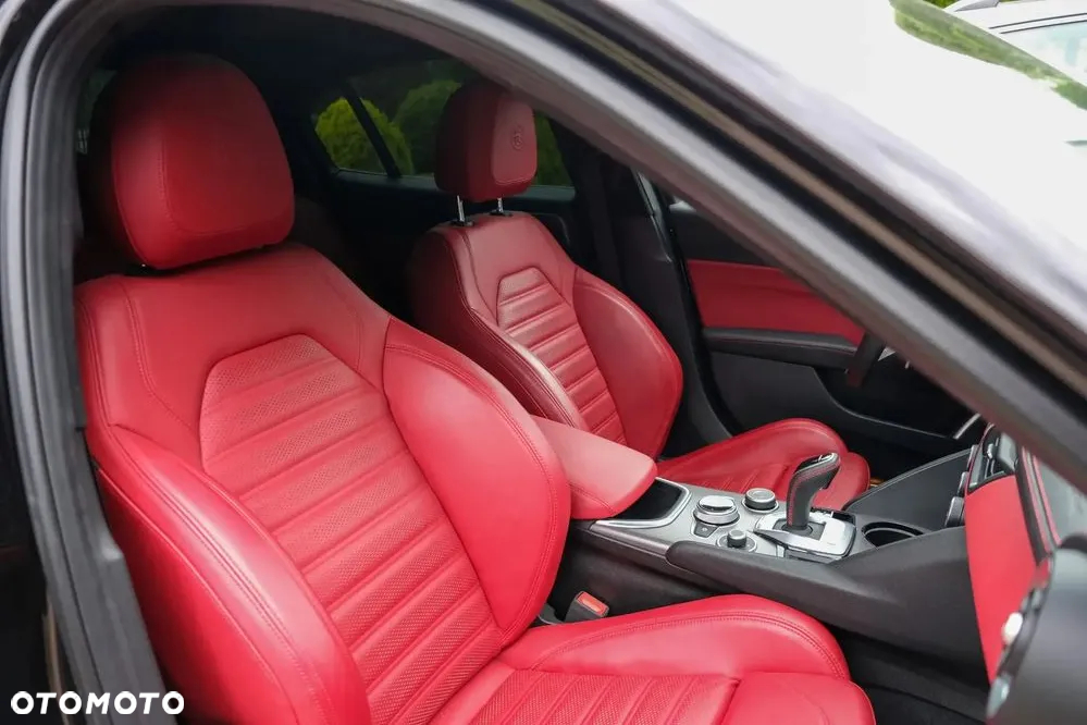 Alfa Romeo Giulia 2.0 Turbo 16V AT8 Veloce Ti - 8