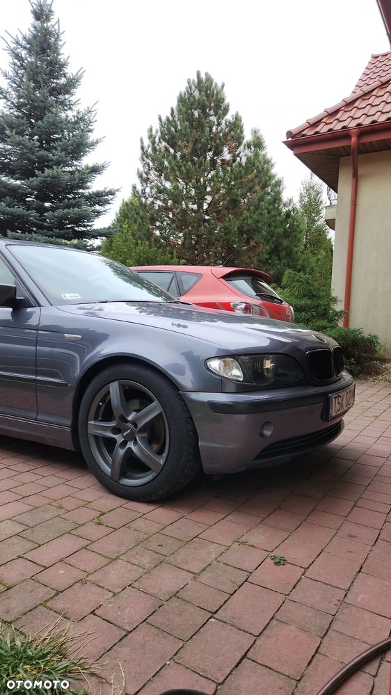 BMW E46 2002 photo 2