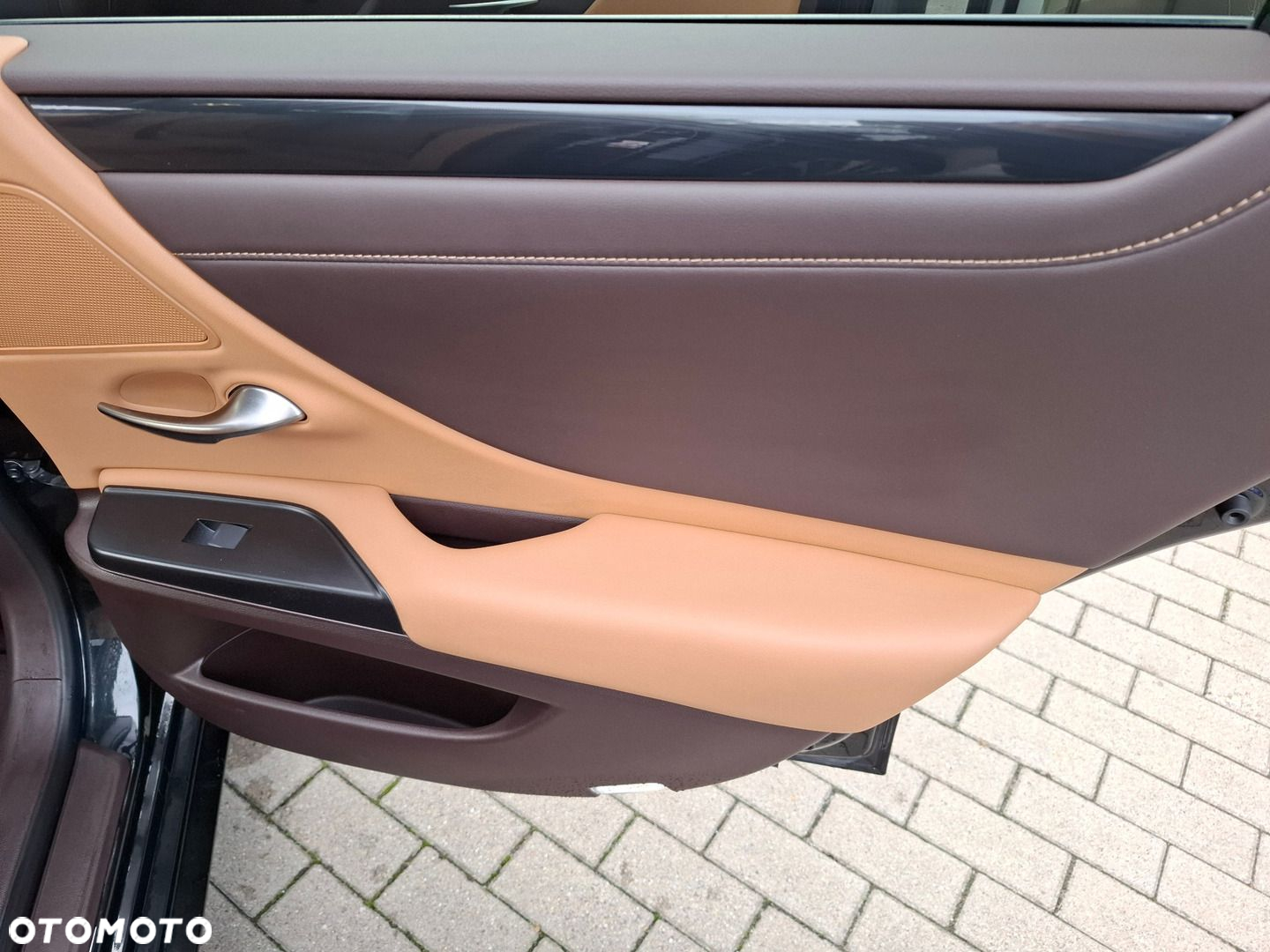 Lexus ES 300h Elegance - 25
