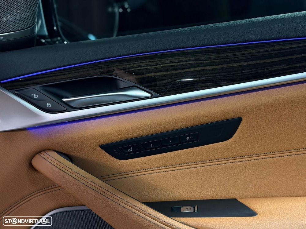 BMW 530 e iPerformance Line Luxury - 34