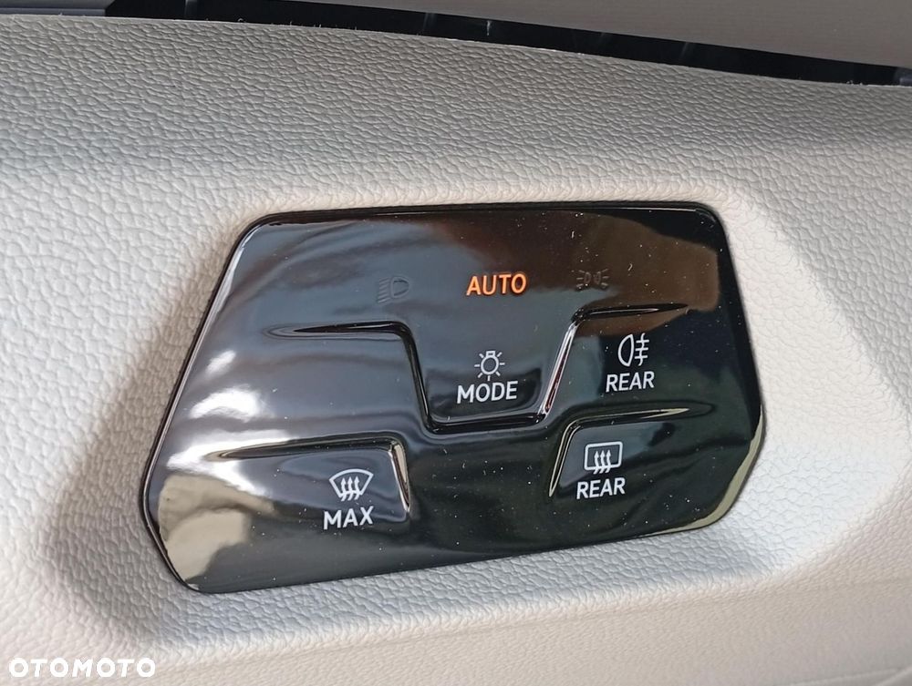 Volkswagen Multivan - 20