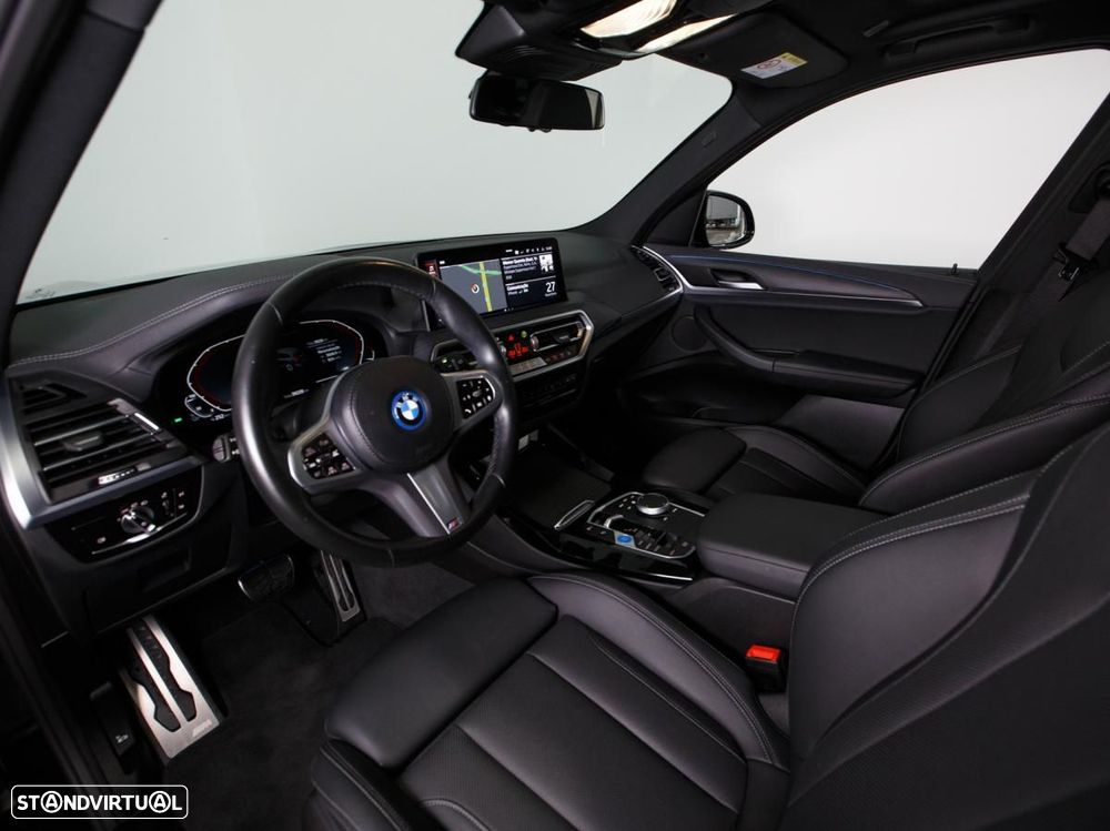 BMW iX3 Inspiring - 12