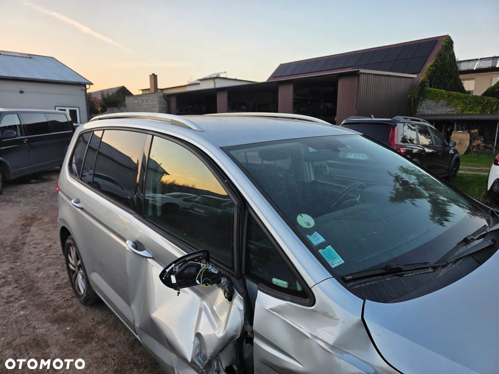 Volkswagen Touran - 14