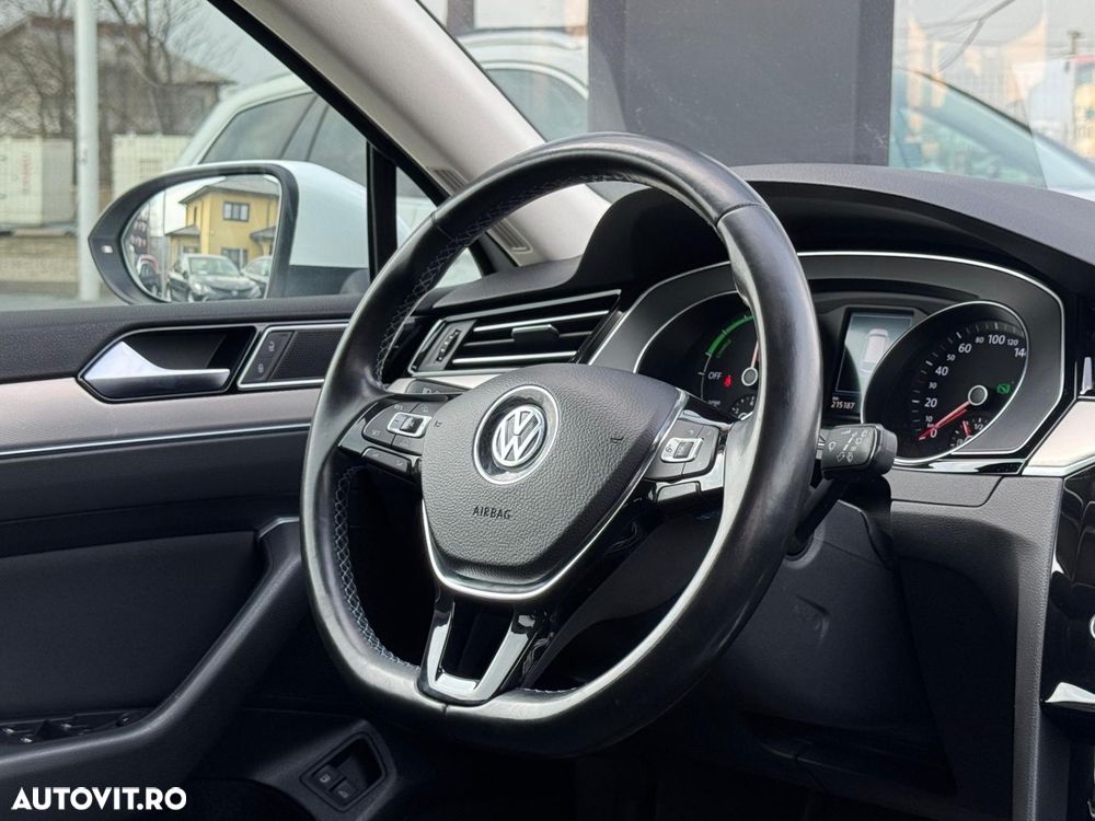 VOLKSWAGEN Passat 2016 — imagine 9