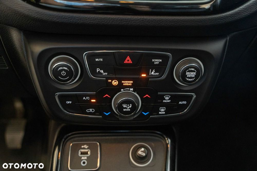 Jeep Compass 1.4 TMair Night Eagle FWD S&S - 17