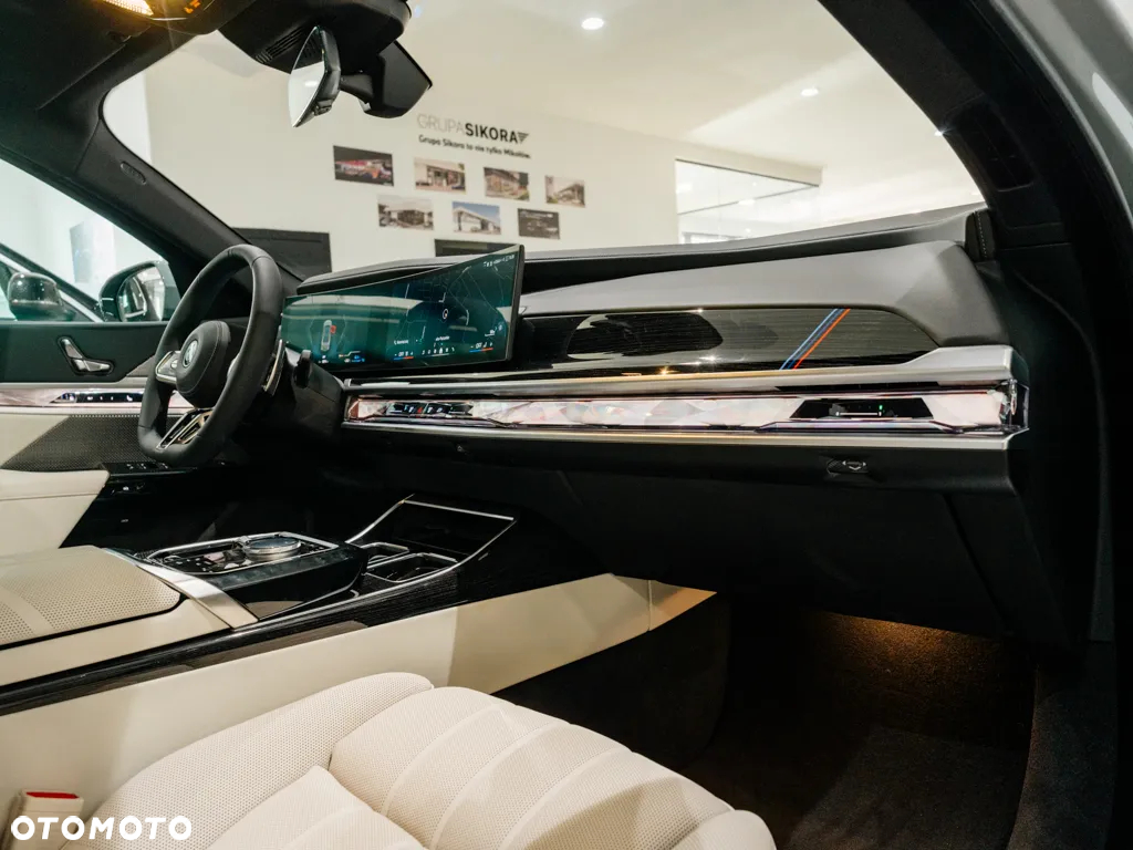 BMW Seria 7 750e PHEV xDrive M Sport sport - 9