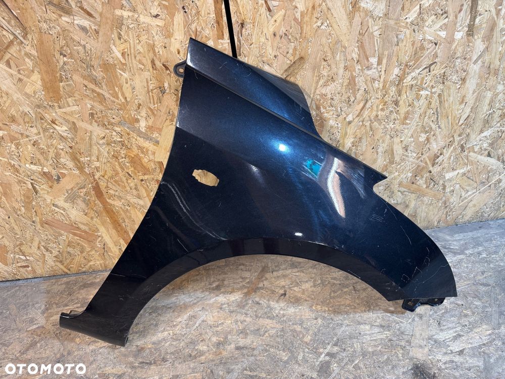 Przedni prawy błotnik Suzuki Swift mk7