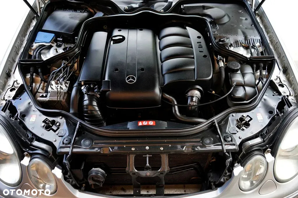 Mercedes-Benz Klasa E 200 T CDI Automatik Avantgarde - 16