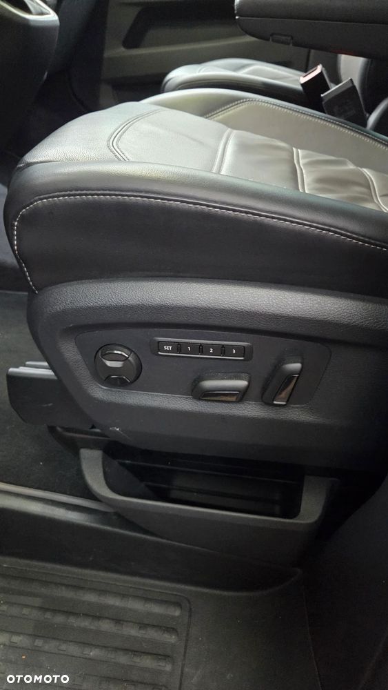 Volkswagen Multivan 2.0 TDI L1 Highline DSG - 17