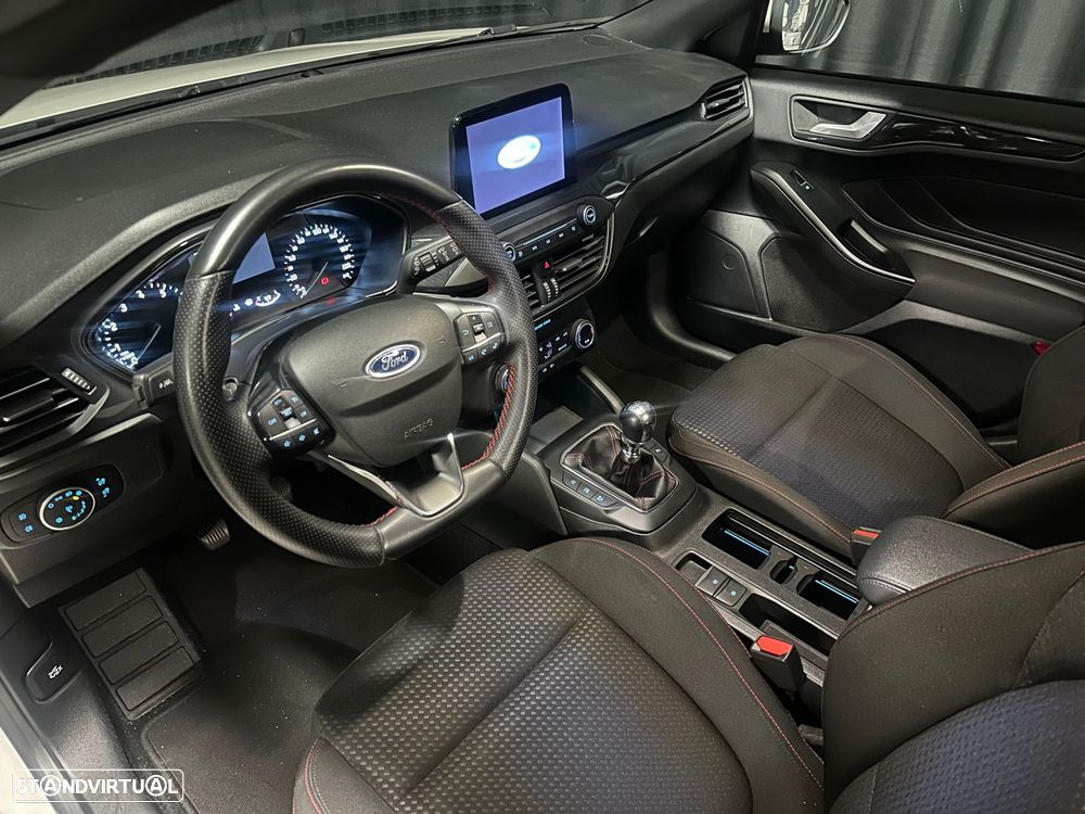 Ford Focus 1.0 EcoBoost ST-Line - 12