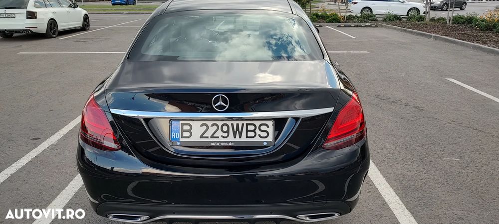 Mercedes-Benz C 220 d 4Matic T 9G-TRONIC AMG Line - 3