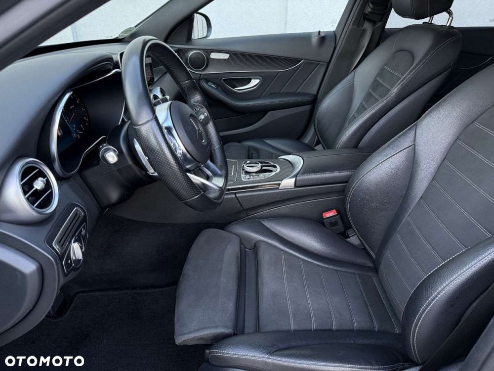 Mercedes-Benz Klasa C 180 9G-TRONIC AMG Line - 18