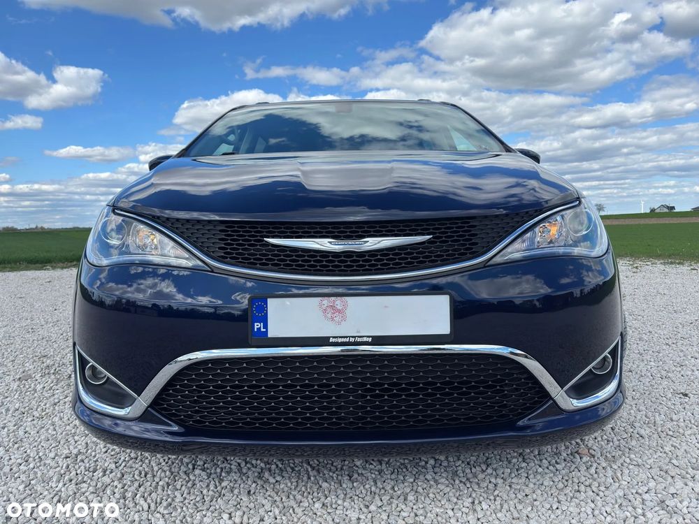 Chrysler Pacifica - 5
