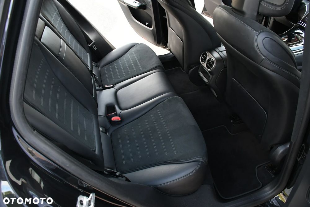 Mercedes-Benz GLC 300 e PHEV 4-Matic AMG Line - 22