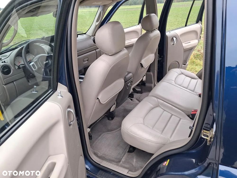 Jeep Cherokee 3.7 Limited - 27