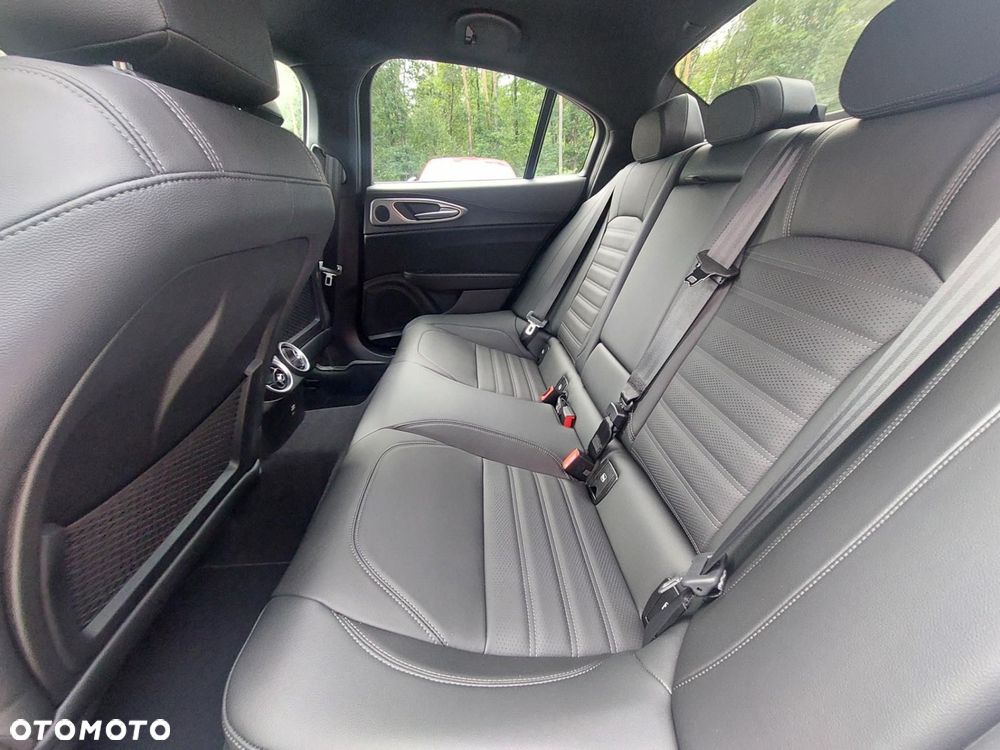 Alfa Romeo Giulia 2.2 D Turbo Veloce Q4 - 10