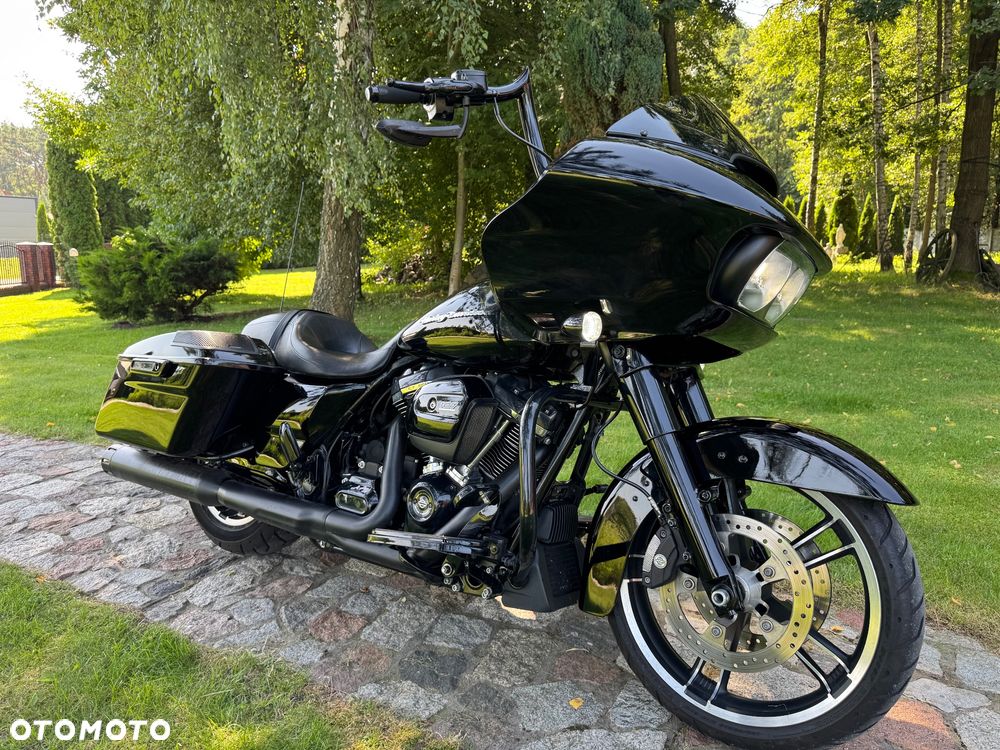 Harley-Davidson Touring Road Glide - 40
