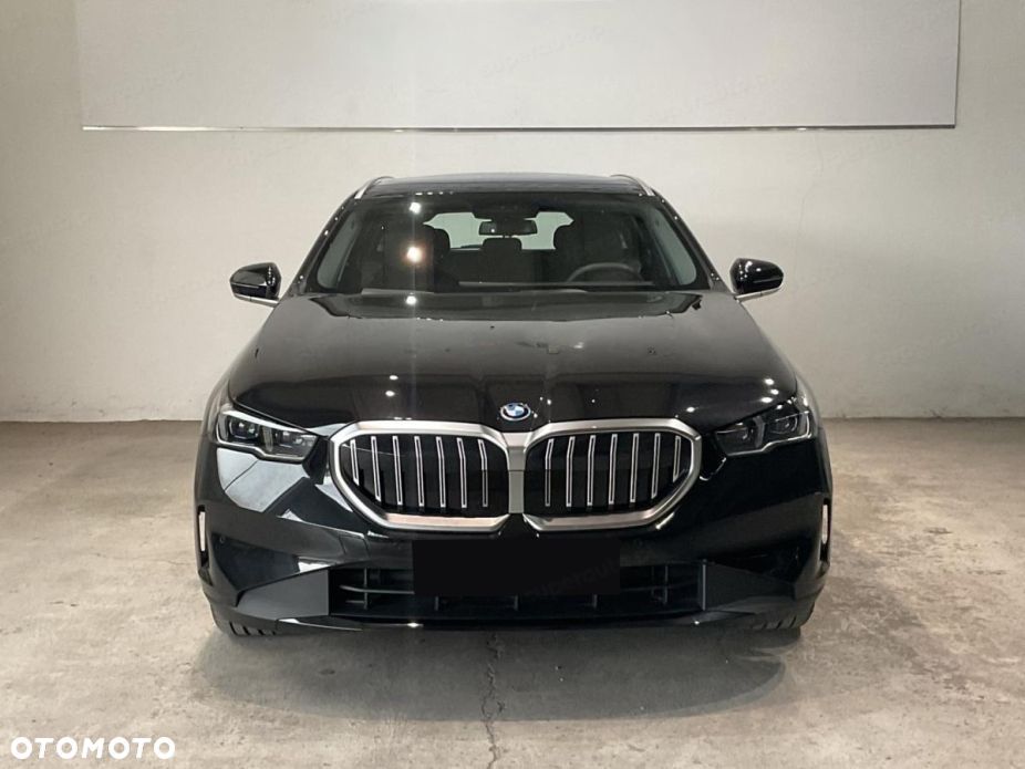 BMW Seria 5 520d xDrive mHEV - 3