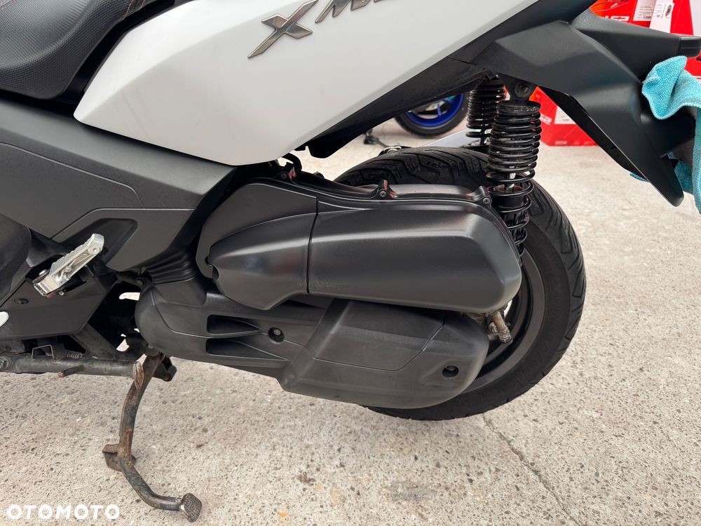 Yamaha X-max - 22