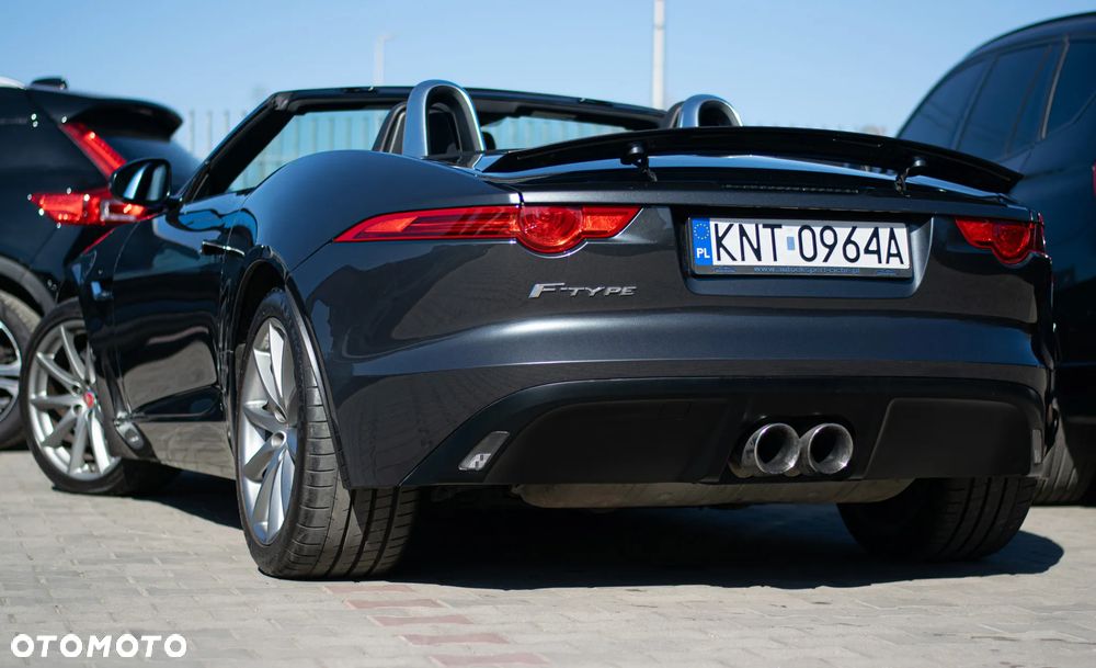 Jaguar F-Type R-Dynamic - 29