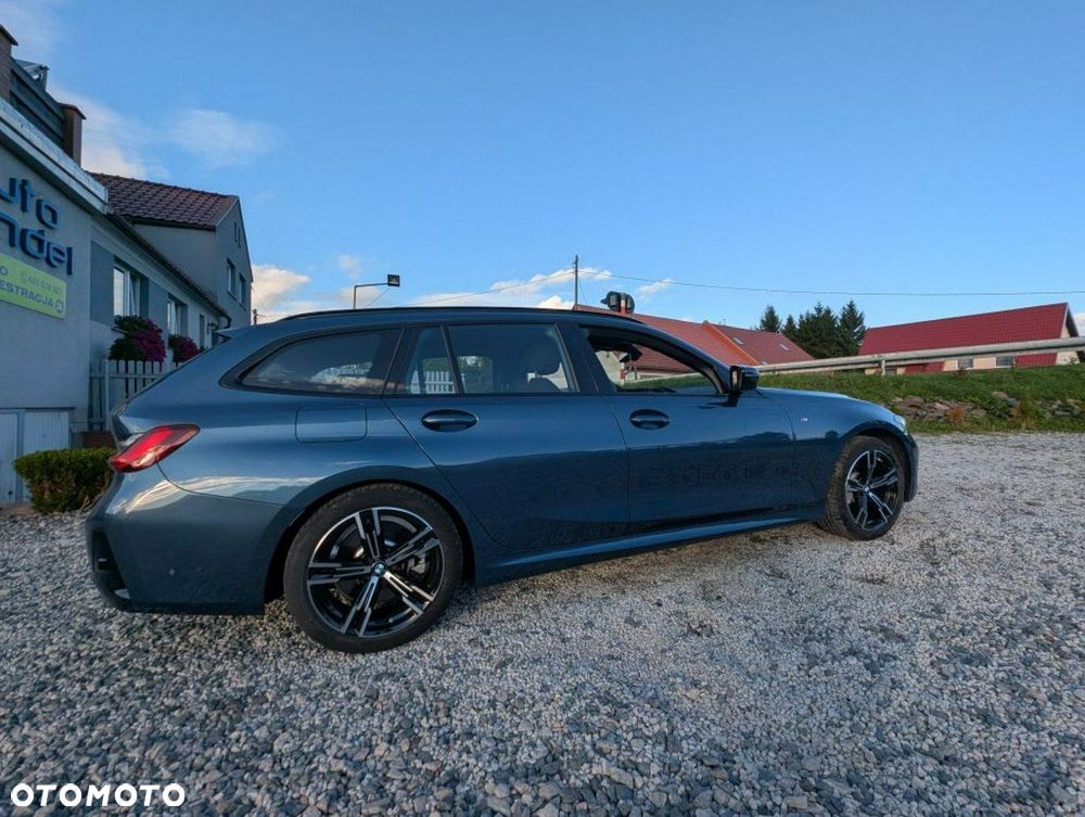 BMW Seria 3 330i xDrive M Sport - 9