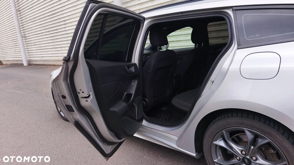 Ford Focus 1.5 EcoBlue Start-Stopp-System ST-LINE DESIGN - 27