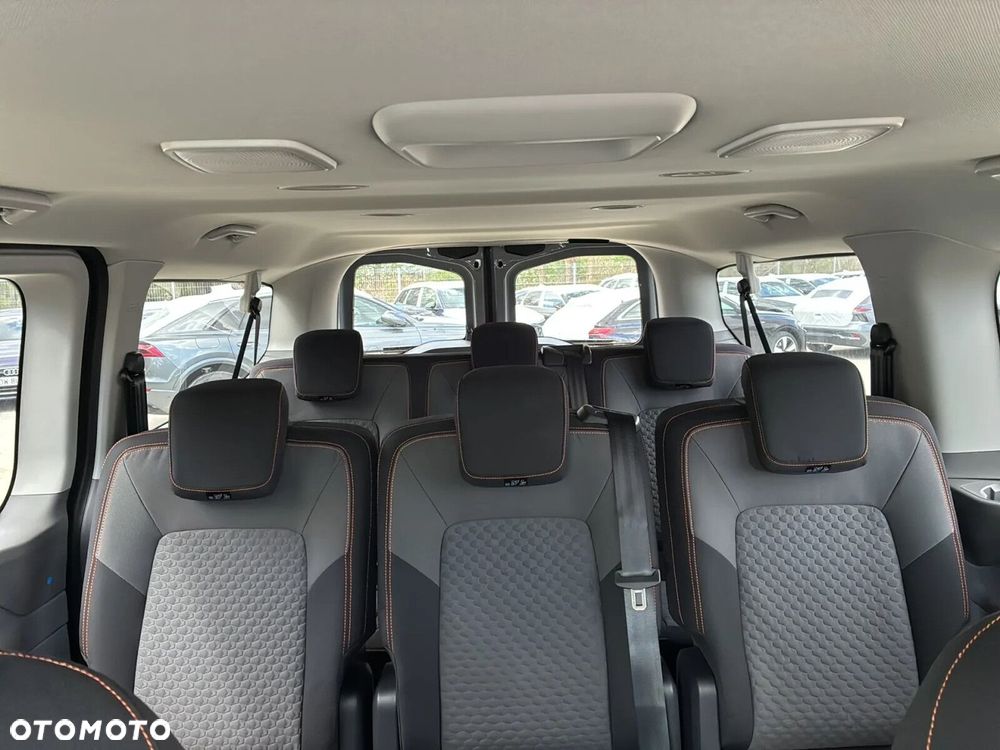 Volkswagen Caravelle - 19