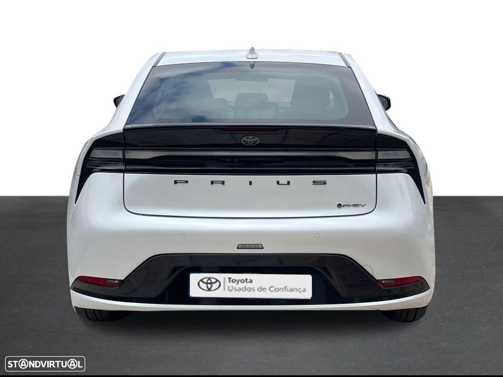 Toyota Prius 2.0 Plug-in Luxury - 5