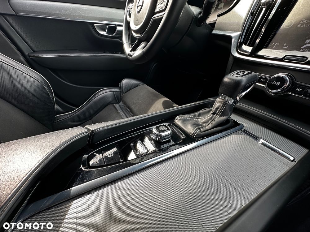 Volvo S90 D4 R-Design - 22