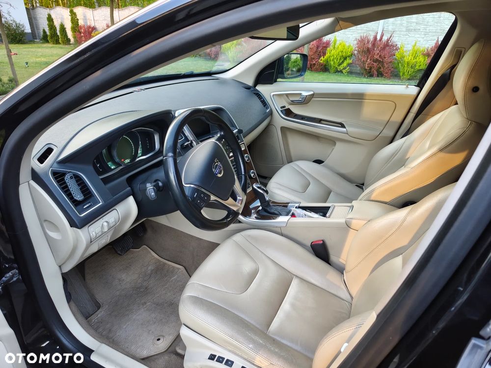 Volvo XC 60 D5 AWD Summum - 7